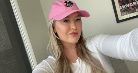 Naken läckt OnlyFans-bild av Gabb Goudy