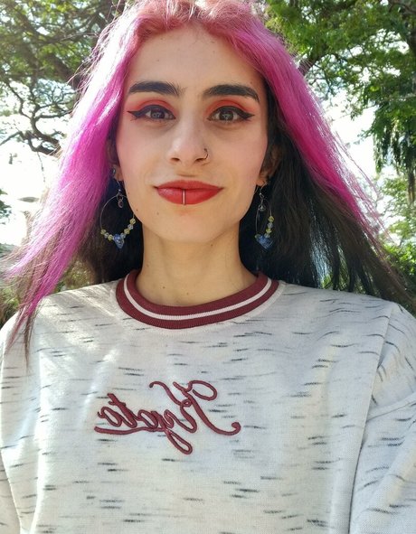 Alaston vuotanut OnlyFans-kuva Luna Del Rey