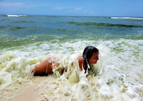 Nellebeachgirl