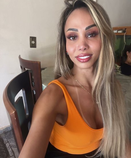 Agatha Ferraz
