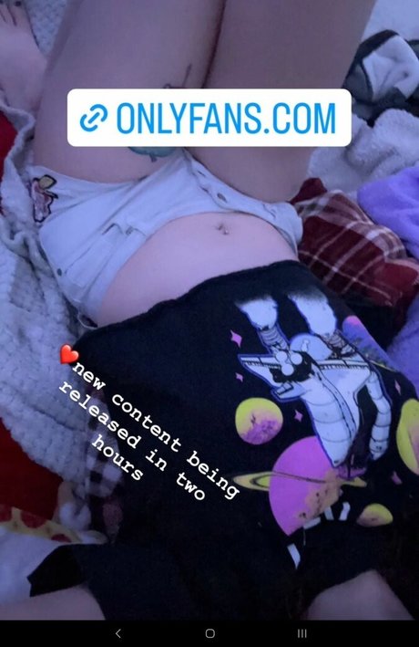 Alasti lekkinud OnlyFans-i pilt Babybunn2212