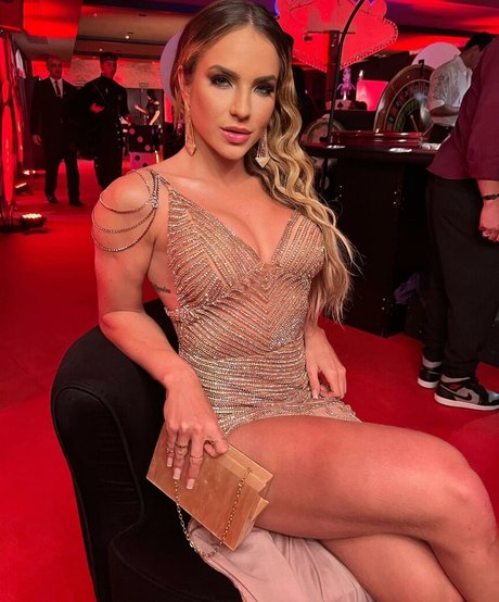 Gabi Martins