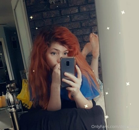 Naken lekkede OnlyFans-bilde av Deluxious