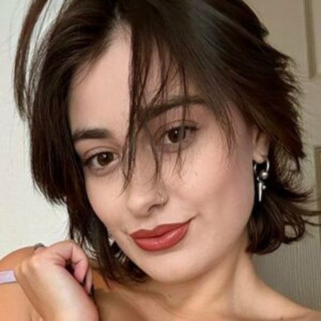 Naken läckt OnlyFans-bild av Tsvetananana