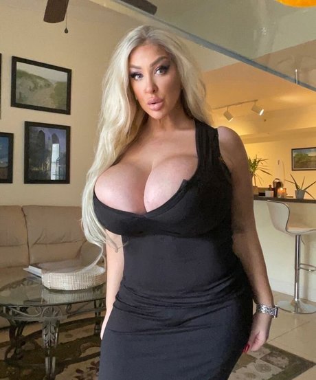 Naken läckt OnlyFans-bild av Kristine J