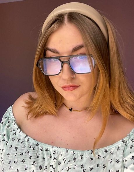 Naken läckt OnlyFans-bild av Felineriches