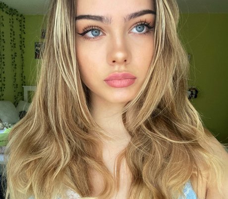 Nahá fotka uniklých OnlyFans od Sara Crumbleleg