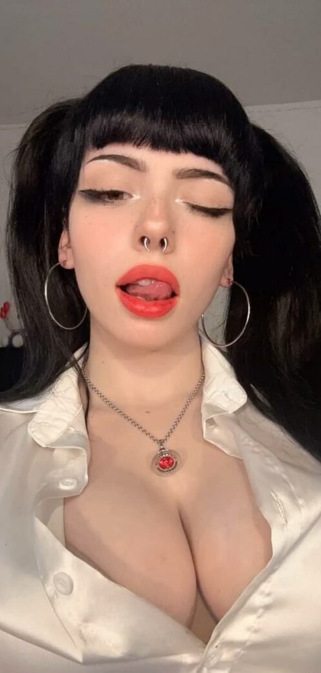 Naakte gelekte OnlyFans-foto van Emma Langevin