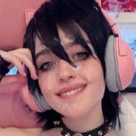 Naken läckt OnlyFans-bild av Ravvcorn