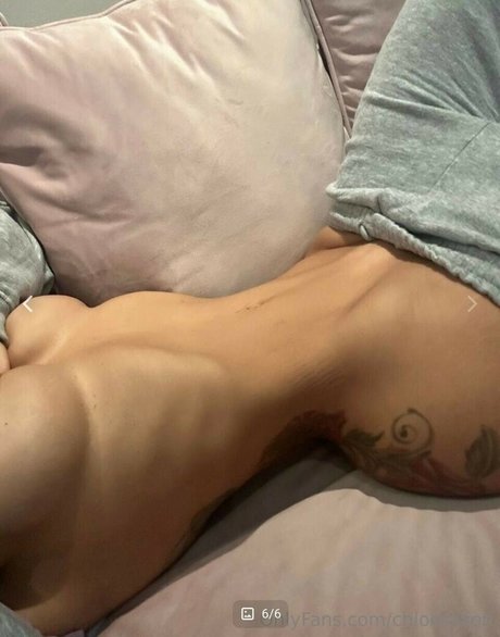 Alaston vuotanut OnlyFans-kuva Chloe Saxon