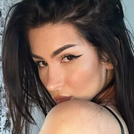 Naakte gelekte OnlyFans-foto van Fandy