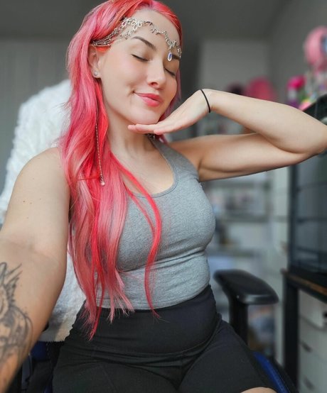 Naken lekkede OnlyFans-bilde av Itsleslie