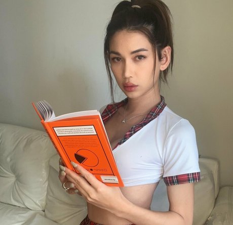 Alaston vuotanut OnlyFans-kuva Bella Hancock