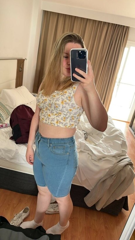 Naken läckt OnlyFans-bild av Bekaaahhh