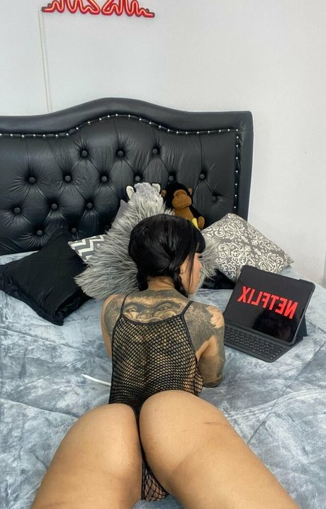Обнаженная фотография утечки OnlyFans от Pleasantmorenaa