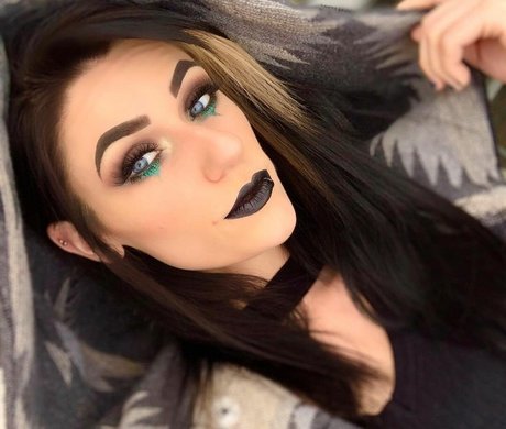 Nøgent lækket OnlyFans-billede af Alikat Goth Girl