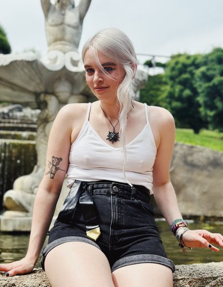 Larissa Zeeuwe OnlyFans