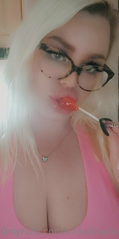 Nøgent lækket OnlyFans-billede af Kinkykitadoll