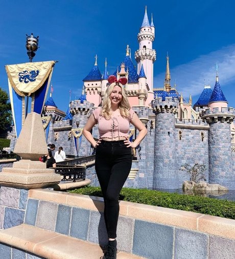 Naken läckt OnlyFans-bild av Abigail Cristea