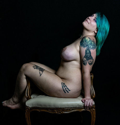 Alaston vuotanut OnlyFans-kuva Risenfeinics