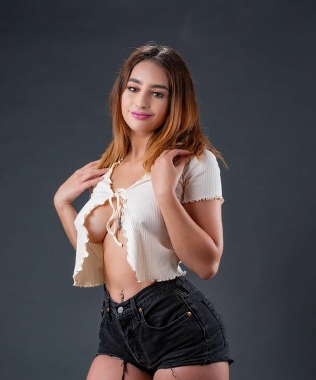 Naken läckt OnlyFans-bild av Lesliieeg
