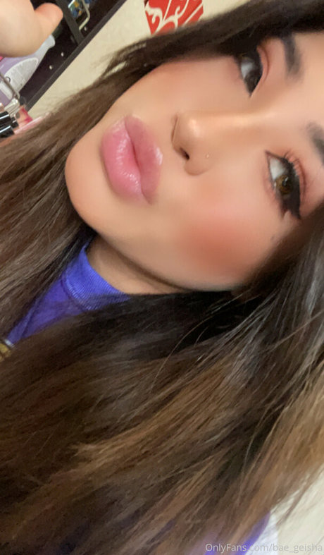 Naakte gelekte OnlyFans-foto van Baegeisha
