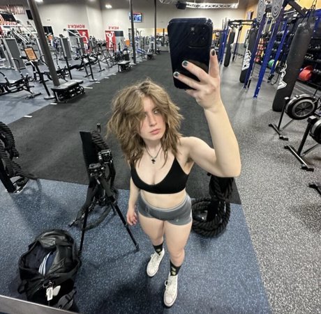 Nøgent lækket OnlyFans-billede af Nadia Dubceac