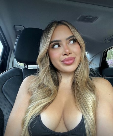 Naken läckt OnlyFans-bild av Laylavega