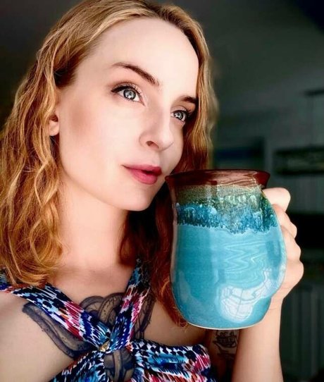 Alaston vuotanut OnlyFans-kuva Angelika Koch