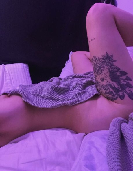 Foto nua vazada do OnlyFans de Roeschach