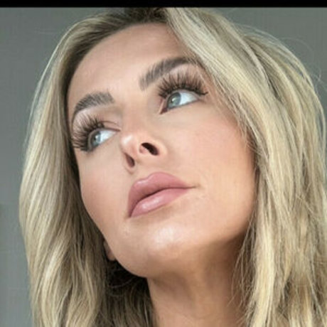 Alaston vuotanut OnlyFans-kuva Thewifespot