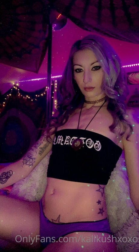 Alasti lekkinud OnlyFans-i pilt Kalikushxoxo