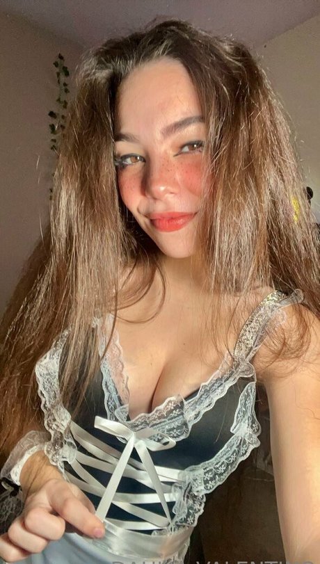 Naakte gelekte OnlyFans-foto van Dahliavalentino