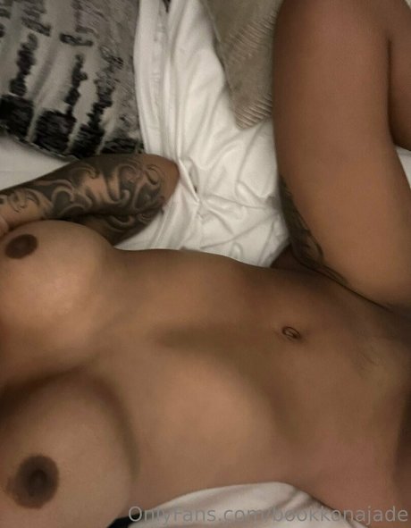 Nakedhuladancer