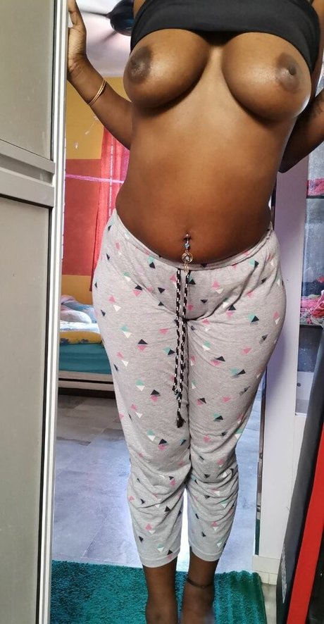 Foto nua vazada do OnlyFans de Indian Exhibition