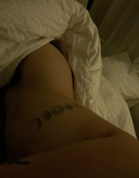 Hornypeach23
