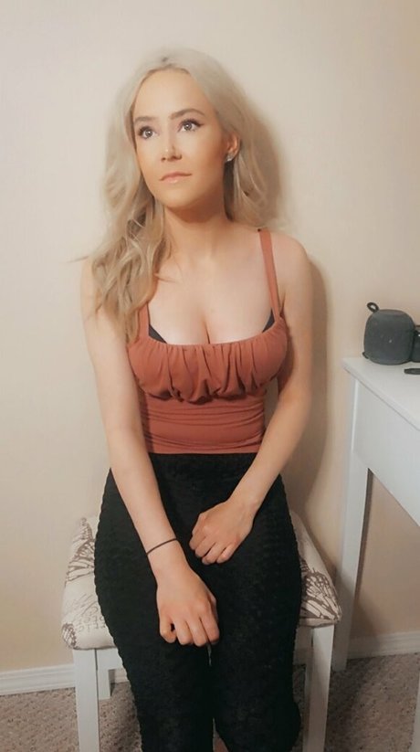 Naken läckt OnlyFans-bild av Babyblexa