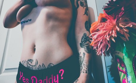 Foto desnuda filtrada de OnlyFans de Lavenderbloodlustfree