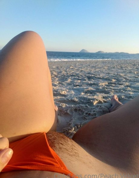 Nahá fotka uniklých OnlyFans od Casal Peachvelvet