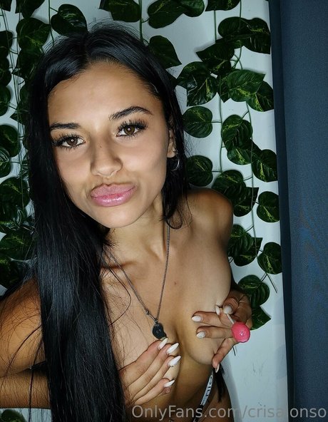 Naakte gelekte OnlyFans-foto van Crisalonsoo