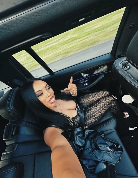 Taylaraywhite