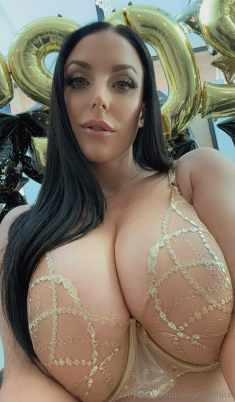 Angelawhite