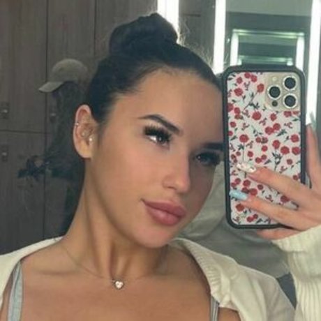 Alaston vuotanut OnlyFans-kuva Leilah Skys