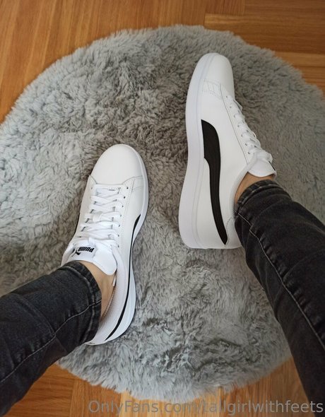 Tallgirlwithfeets