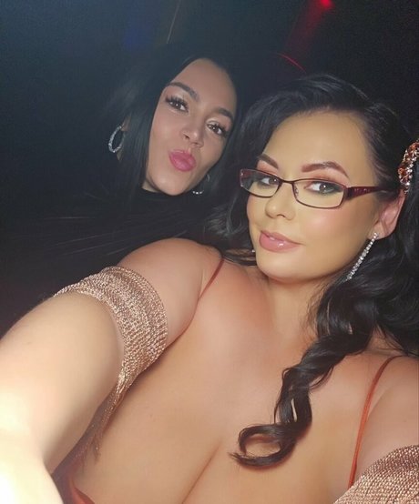 Busty Klara
