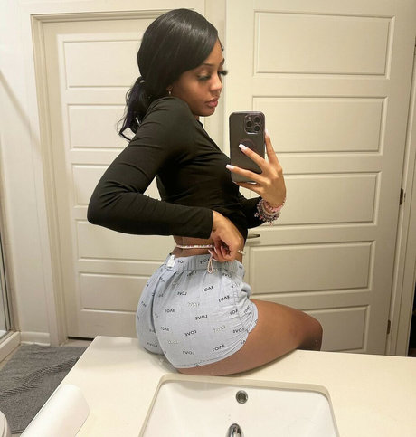 Naken läckt OnlyFans-bild av Mynamestt