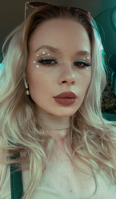 Naken läckt OnlyFans-bild av Linapie