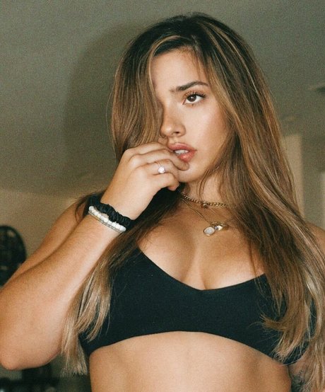 Naken läckt OnlyFans-bild av Heymarianacamps