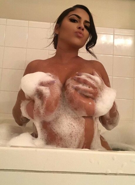 Jessenia Rebecca
