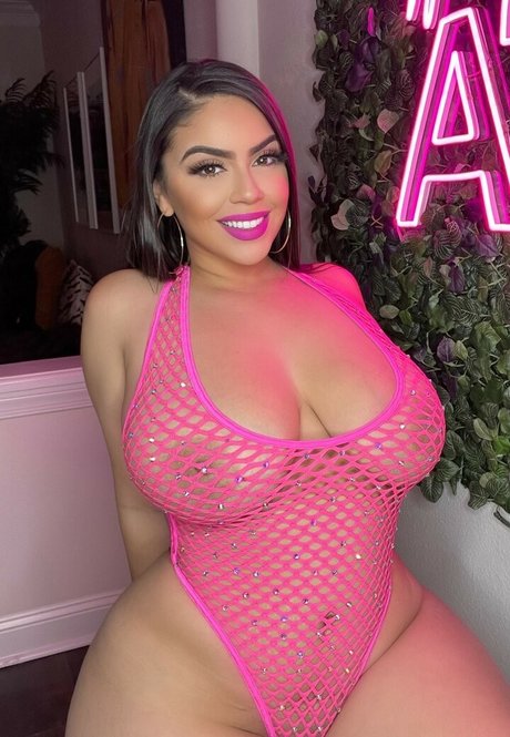 Jessenia Rebecca